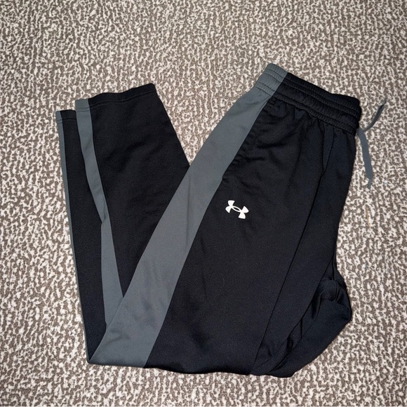 UA pants bundle - Picture 2 of 4